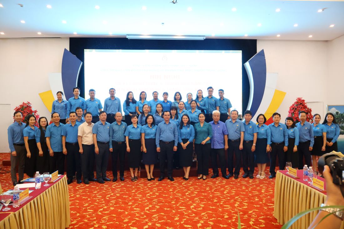 Liên đoàn Lao động 5 thành phố trực thuộc Trung ương tham dự hội nghị. Ảnh: Văn Trực