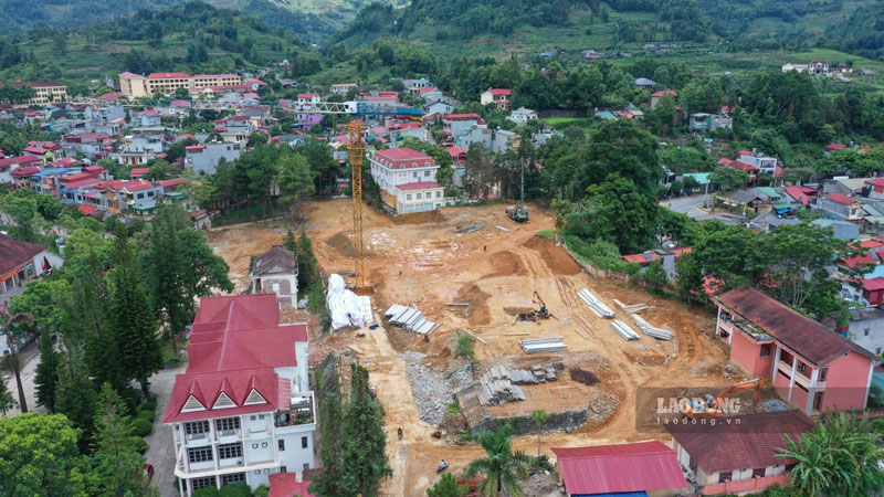 The new headquarters will be built on the foundation of the old Bac Ha district administrative headquarters. Photo: Dinh Dai