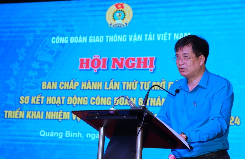 Mr. Pham Hoai Phuong - Chairman of Vietnam Transport Trade Union. Photo: Cong Sang