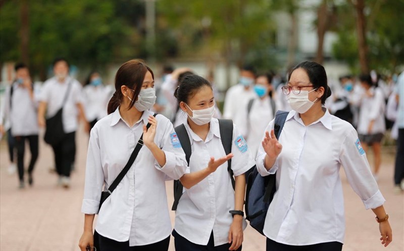 7월 17일 오전 8시 교육훈련부는 2024년 고등학교 졸업 시험 점수를 발표했습니다. 사진: LDO