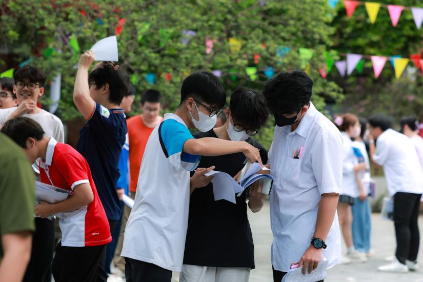 Thí sinh tham dự kỳ thi tốt nghiệp THPT năm 2024 tại Hà Nội. Ảnh: Hải Nguyễn