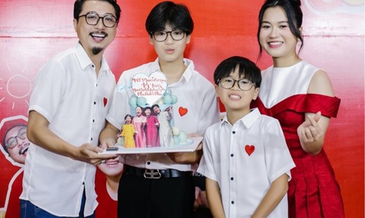 Gia đình diễn viên Hứa Minh Đạt, Lâm Vỹ Dạ. Ảnh: NSX