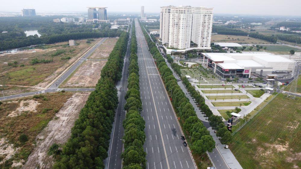 Hung Vuong route in the center of Binh Duong new city. Photo: Dinh Trong