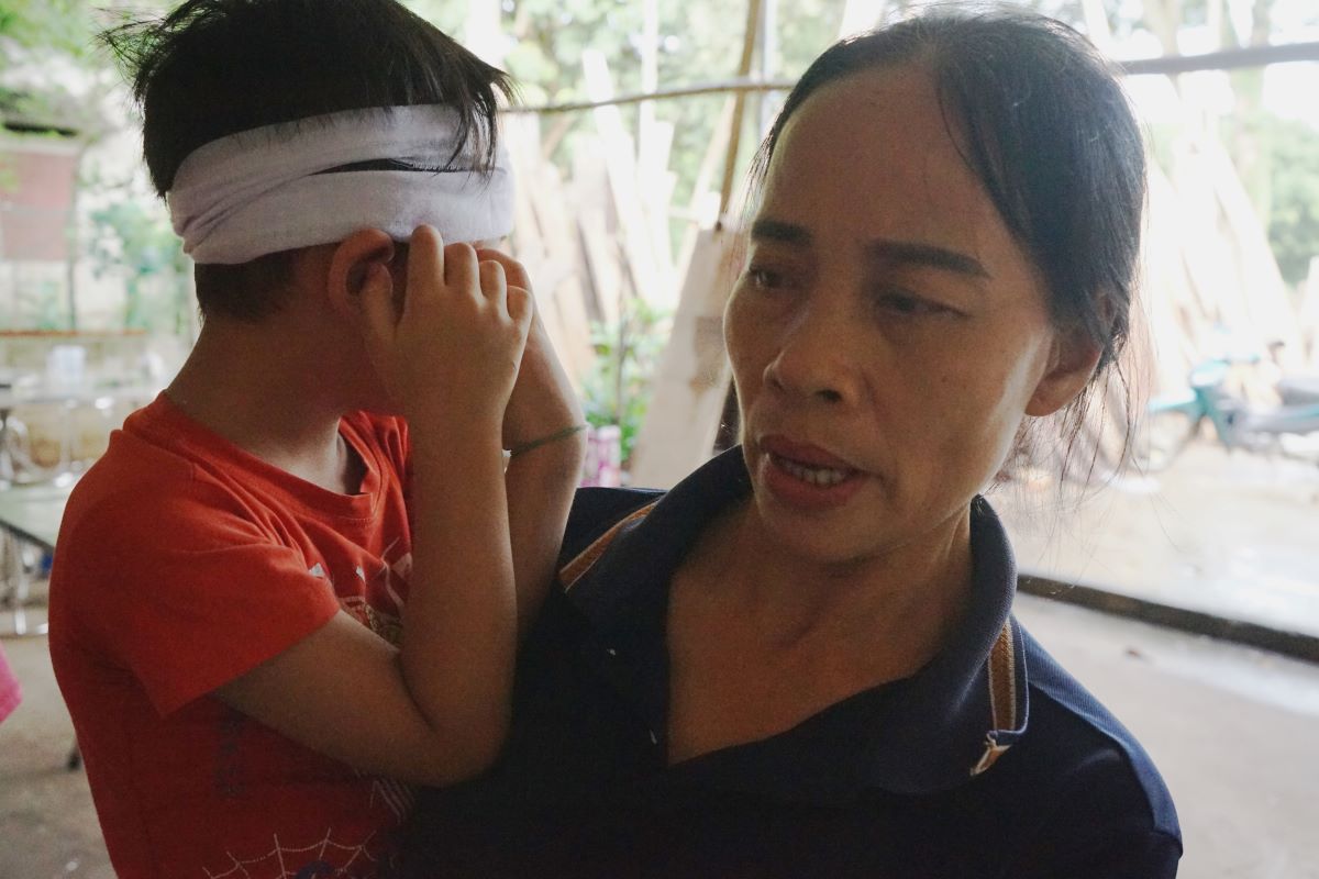 Ms. Tran Thi Thuong - TTN's mother said that the report from Vinh Loc General Hospital is not true. Photo: Quach Du