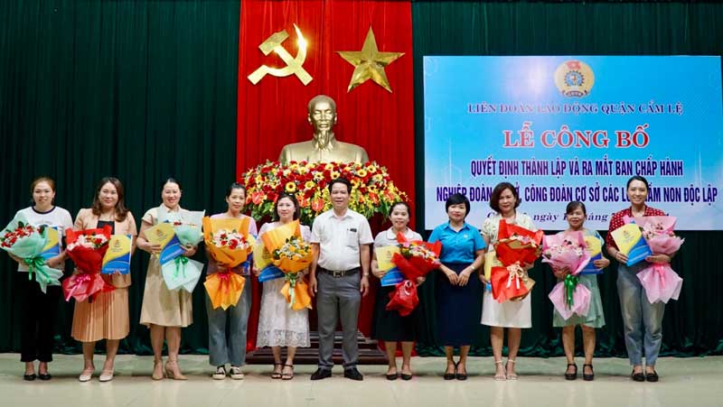 LĐLĐ quận Cẩm Lệ, Đà Nẵng ra mắt 9 Nghiệp đoàn cơ sở, Công đoàn cơ sở các lớp mầm non độc lập với 517 đoàn viên. Ảnh: Tường Minh