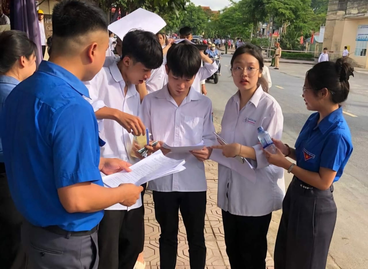 Tỉnh Ninh Bình có một thí sinh là thủ khoa "kép" toàn quốc thi tốt nghiệp và khối C00. Ảnh: Nguyễn Trường