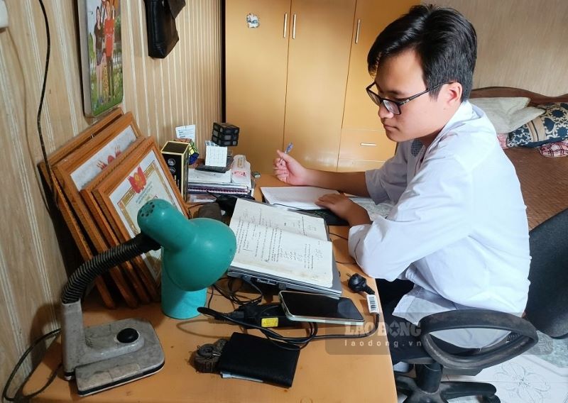 Thủ khoa khối A00 toàn quốc trong kỳ thi tốt nghiệp THPT năm 2024 Vũ Đình Thái. Ảnh: Đặng Anh