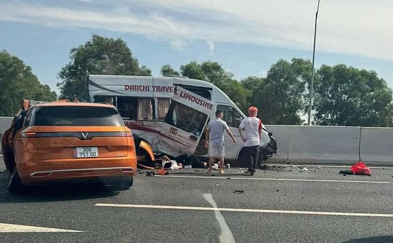 Vụ tai nạn giao thông trên cao tốc Hà Nội - Hải Phòng. Ảnh: Huy Thiêm