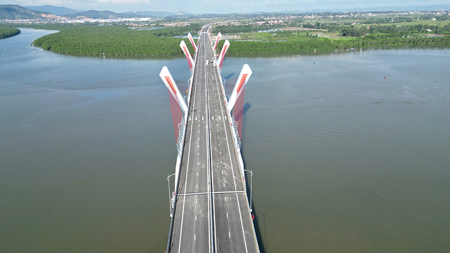 Cầu Bến Rừng gần 2.000 tỉ đồng nối Hải Phòng - Quảng Ninh được thông xe chiều ngày 17.7. Ảnh: BQL Dự án 