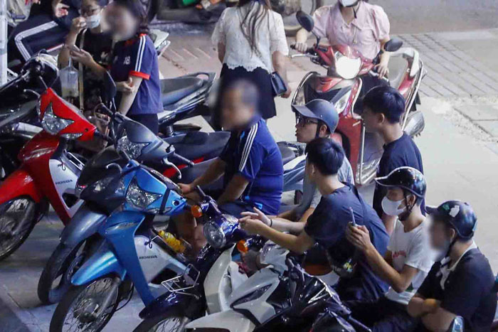 Người cổ vũ, kích động đua xe trái phép đối diện với nhiều hình thức xử phạt. Ảnh minh họa: Thế Kỷ