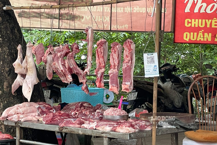 イエンバイ高地の住民は、売買時に現金を使わない支払い習慣を徐々に形成しています。写真:ディン・ダイ