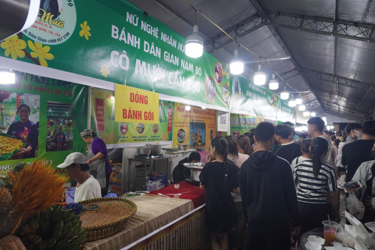 Folk cake festival 2024 takes place from July 17 to 23 at the Da Nang Exhibition Fair Center area.