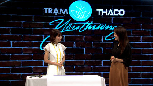 Cô giáo khiếm khuyết Nguyễn Thị Hương là khách mời của chương trình "Trạm yêu thương". Ảnh: VTV