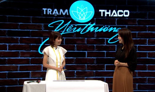 Cô giáo khiếm khuyết Nguyễn Thị Hương là khách mời của chương trình "Trạm yêu thương". Ảnh: VTV