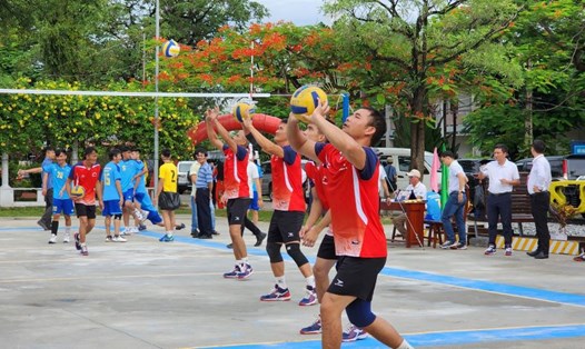 Giải bóng chuyền nam ngành Đường sắt tại Đà Nẵng với sự tham dự của 186 vận động viên. Ảnh: Thùy Trang