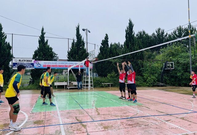 LĐLĐ tỉnh Lâm Đồng tổ chức khai mạc Giải bóng chuyền công nhân viên chức lao động trên địa bàn tỉnh. Ảnh: Mai Hương