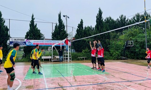 LĐLĐ tỉnh Lâm Đồng tổ chức khai mạc Giải bóng chuyền công nhân viên chức lao động trên địa bàn tỉnh. Ảnh: Mai Hương