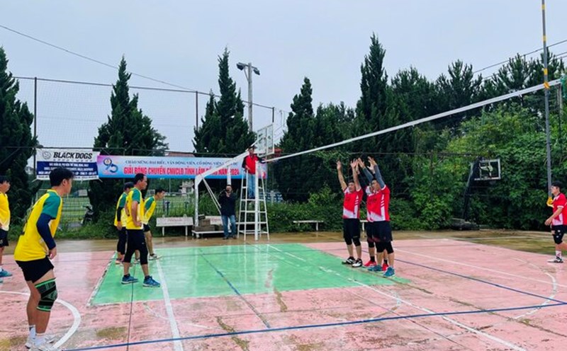 LĐLĐ tỉnh Lâm Đồng tổ chức khai mạc Giải bóng chuyền công nhân viên chức lao động trên địa bàn tỉnh. Ảnh: Mai Hương