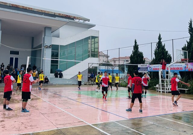 Lam Dong Provincial Federation of Labor opens the Volleyball Tournament for Lam Dong Provincial Labor Officials in 2024. Photo: Mai Huong