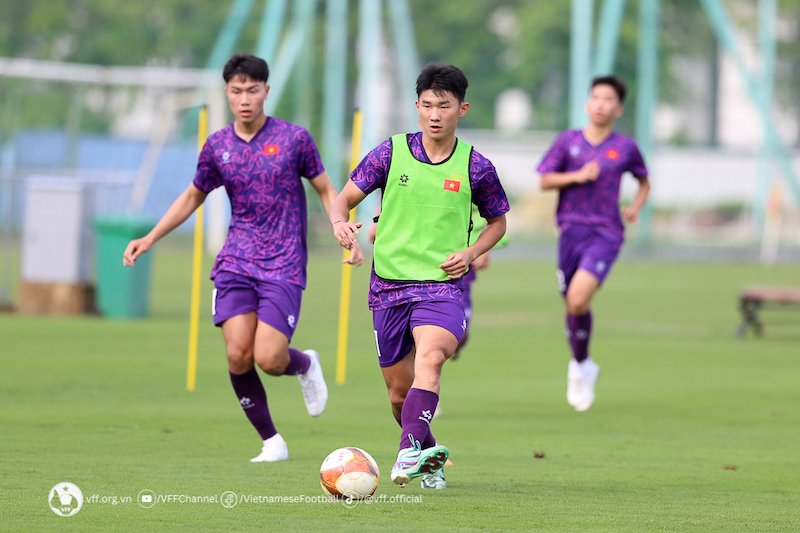 U19ベトナム代表がU19東南アジア選手権2024の開幕戦でU19ミャンマー代表と対戦。写真:VFF