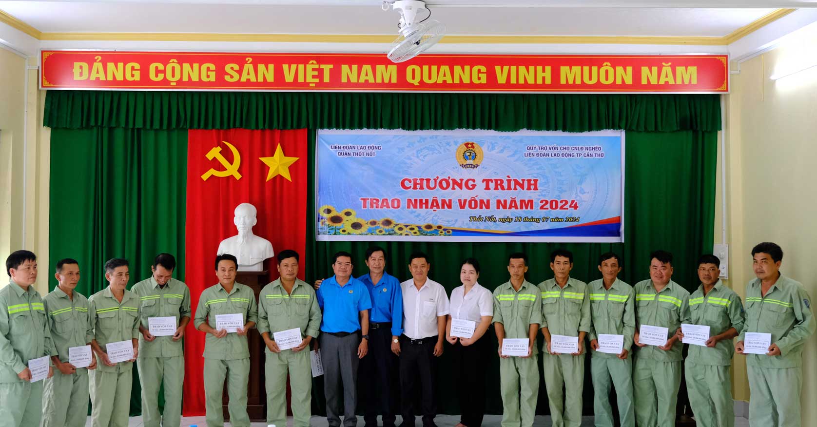 Công nhân, người lao động tại Công. Ảnh: Mỹ Ly