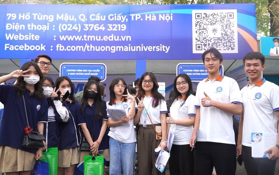 Điểm sàn xét tuyển Trường Đại học Thương mại năm 2024 là 20. Ảnh: Vân Trang
