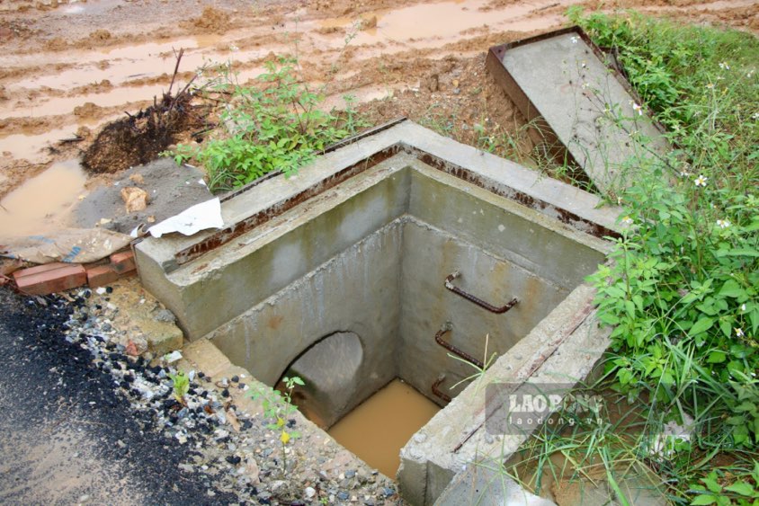 Many construction holes at the project are not covered.