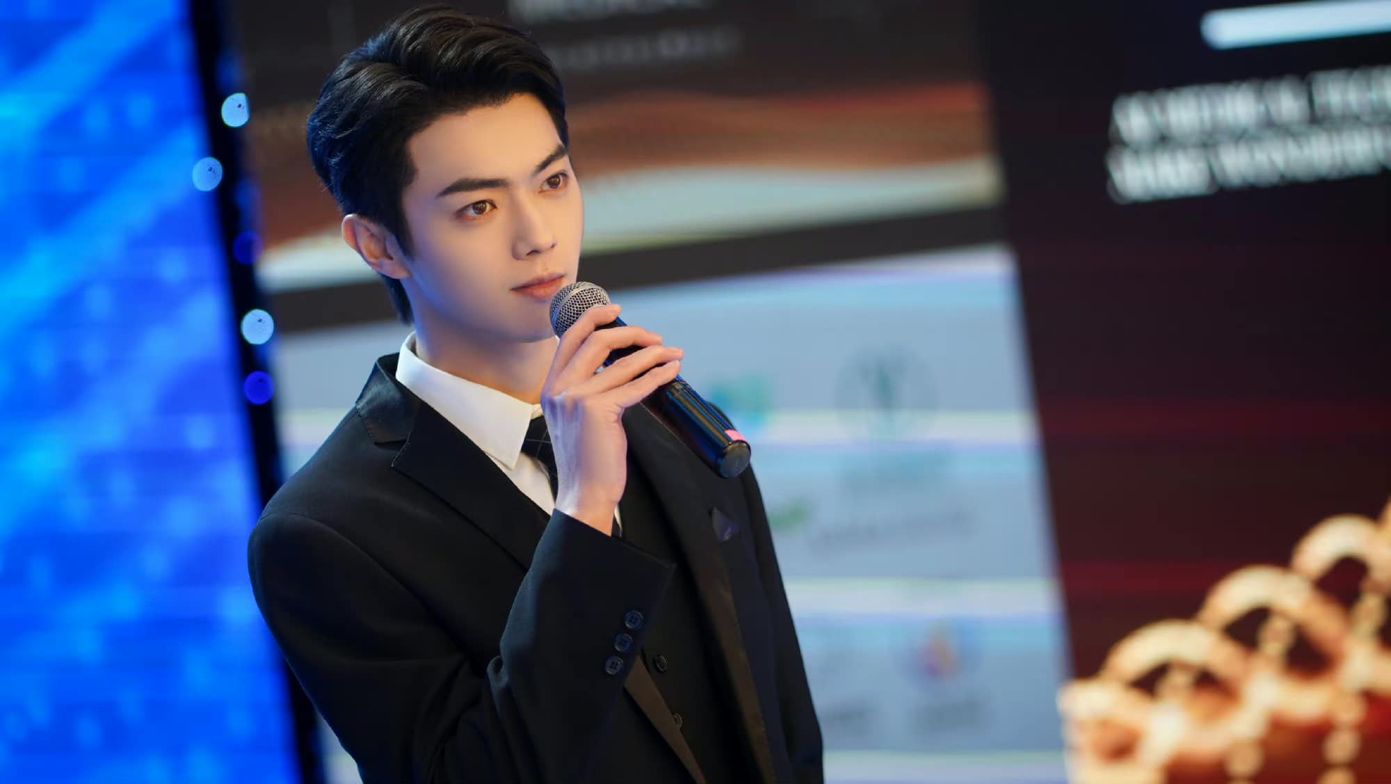 Hứa Khải đang được yêu thích với vai tổng tài Hàn Đình. Ảnh: Nhà sản xuất