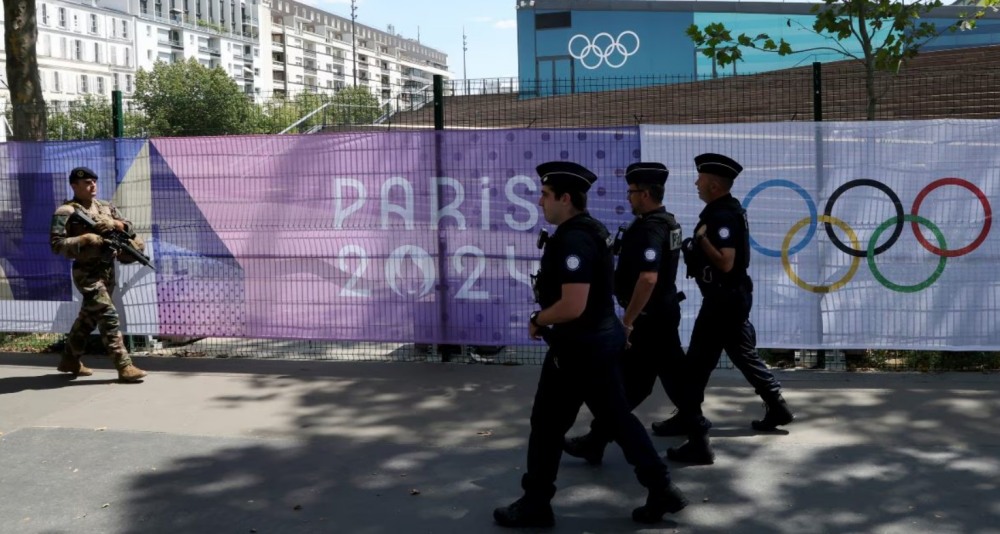 An ninh được thắt chặt tại Paris 1 tuần trước Lễ khai mạc Olympic 2024. Ảnh: Firstpost