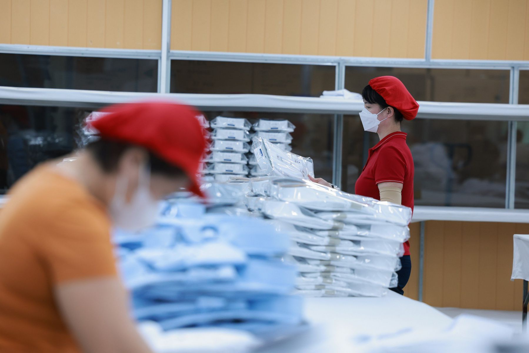 Người lao động cần không ngừng cập nhật kiến thức, kỹ năng, tay nghề của công việc đang làm. Ảnh: Hải Nguyễn