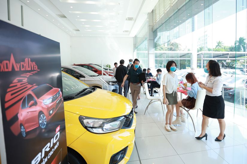 Showroom ôtô tại Mỹ Đình, Hà Nội.   Ảnh: Hải Nguyễn