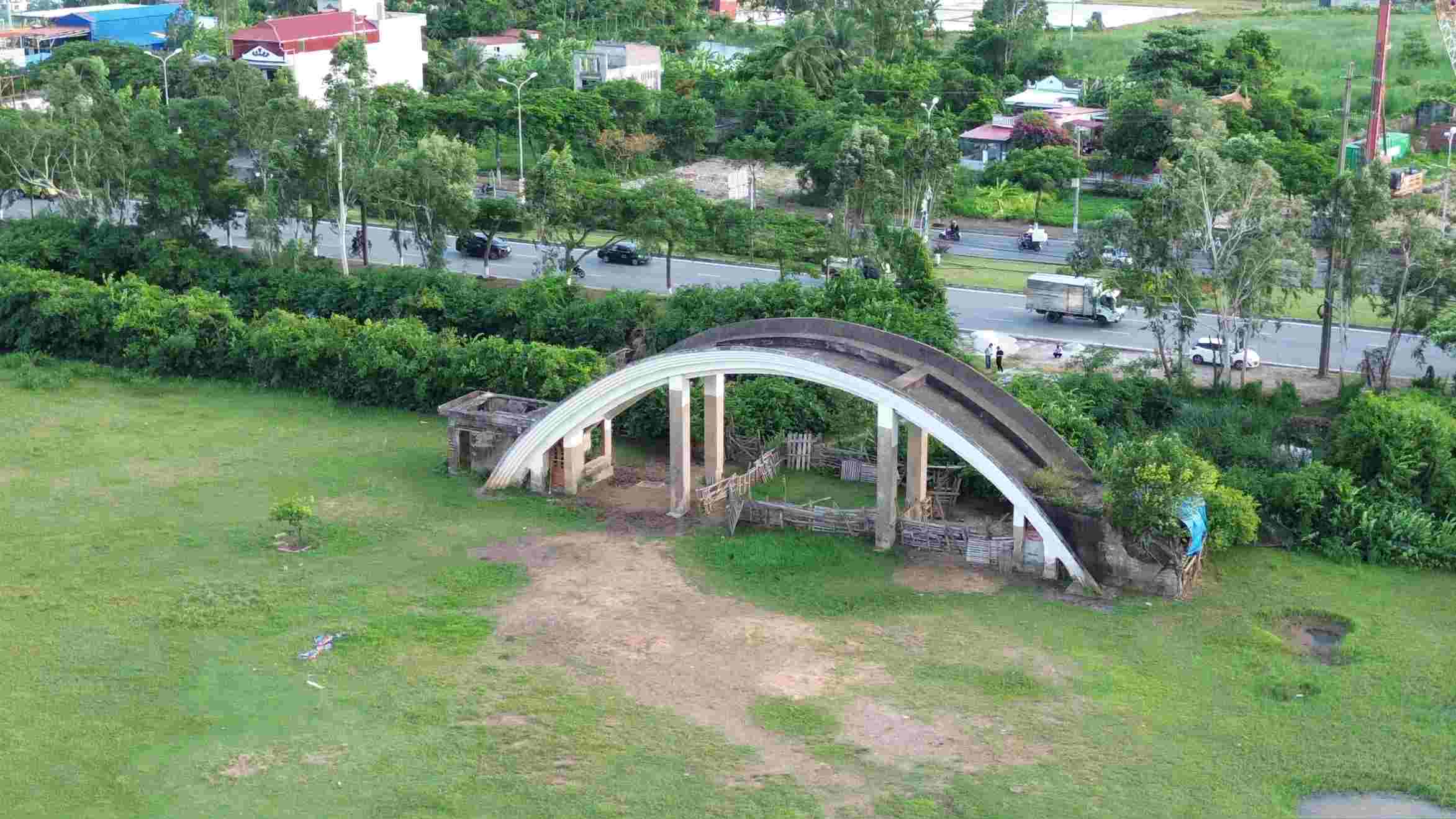 放棄されたプロジェクトは、ハイホンに数十ヘクタールの好ましい土地を無駄にします。写真：Hoang Khoi