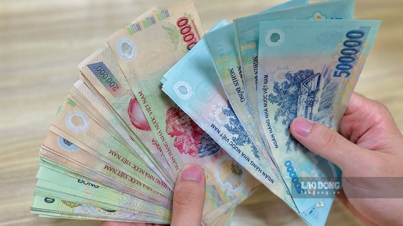 アグリバンクは、個人顧客向けに年間0.2〜4.3%の預金金利を適用しています。イラスト:ドゥック・マイン