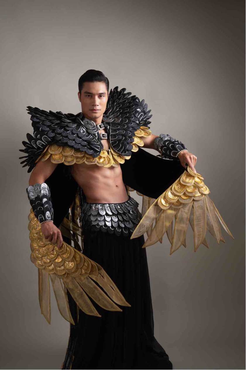 Costume "The Brave Eagle" by designer Le Long Dung. Photo: NSX