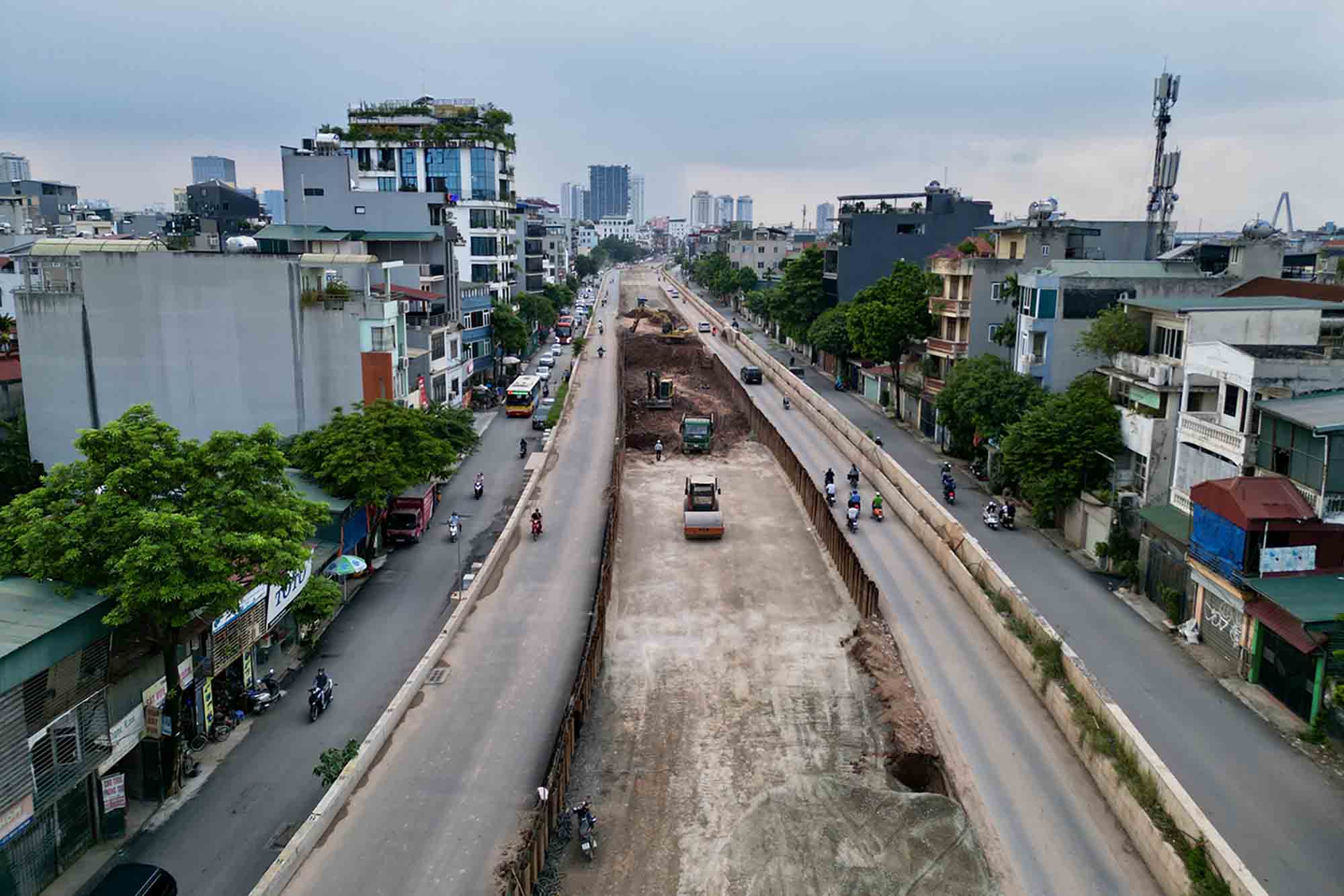 Dự kiến đến cuối tháng 7.2024, toàn tuyến sẽ thông xe kỹ thuật, phục vụ nhu cầu đi lại của người dân. Ảnh: Hữu Chánh