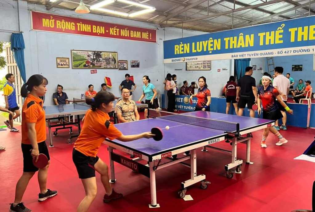 Table tennis at the sports festival. Photo: Tuyen Quang Trade Union