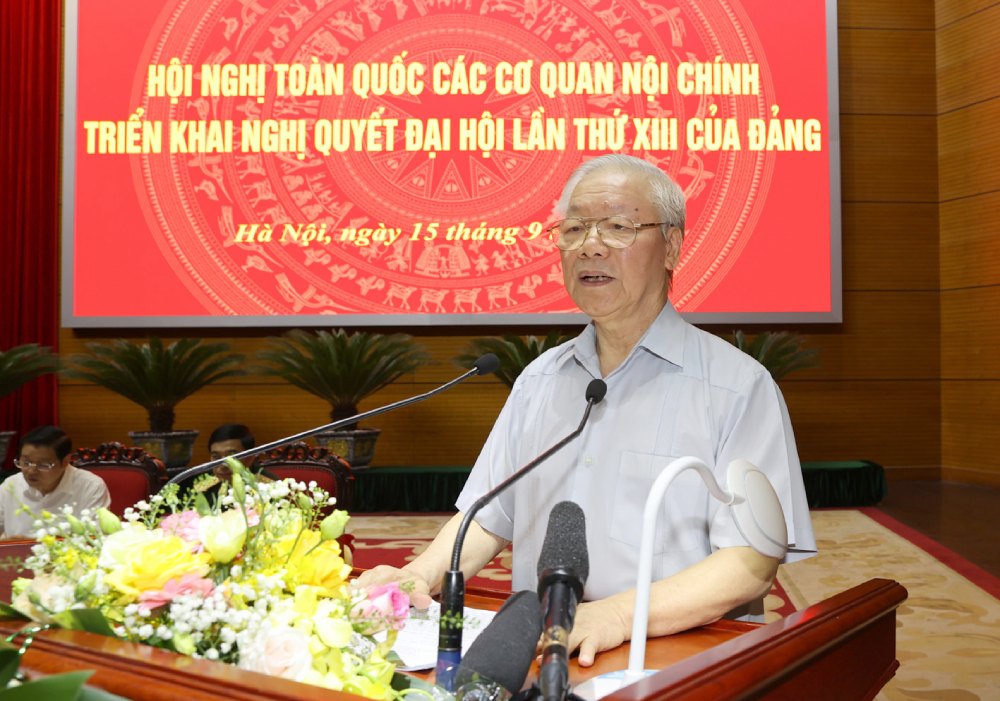 General Secretary Nguyen Phu Trong spoke at the National Conference of internal affairs agencies implementing the Resolution of the 13th Party Congress. Photo: TTXVN