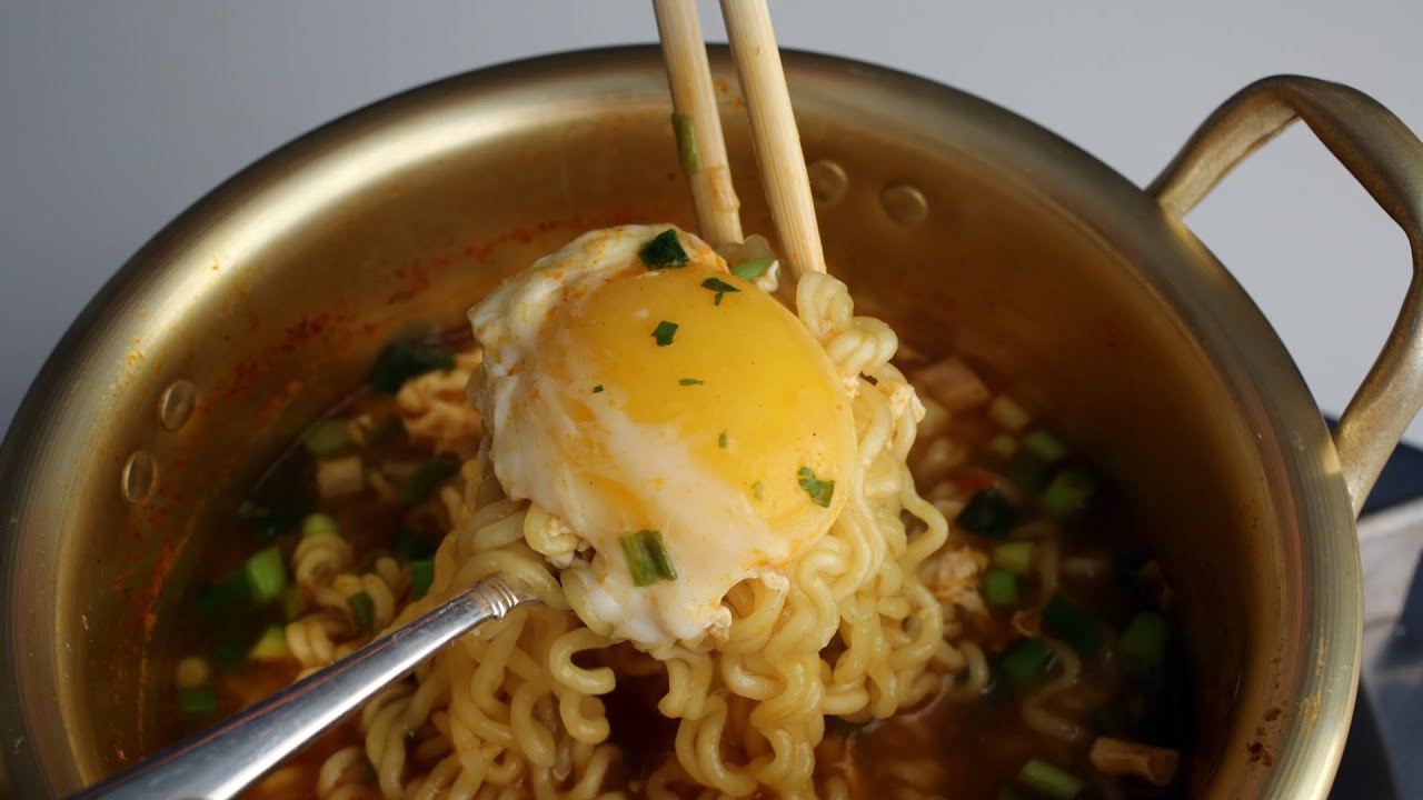 Ramyeon noodles need a pot and stove to cook. Photo: Maangchi