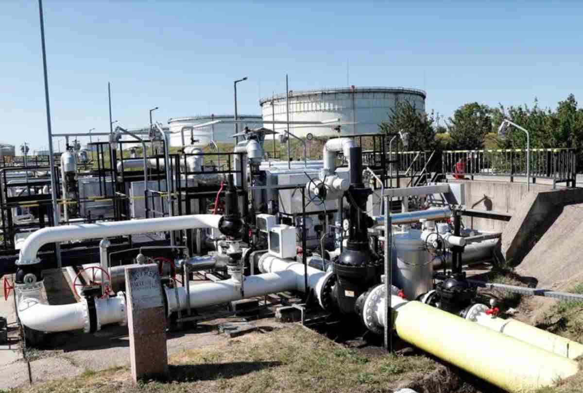 Đường ống dẫn dầu Druzhba giữa Hungary và Nga tại Szazhalombatta, Hungary. Ảnh: Công ty năng lượng MOL