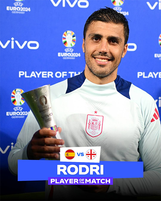 Rodri nhận danh hiệu “Cầu thủ xuất sắc nhất” trong thắng lợi 4-1 của đội tuyển Tây Ban Nha trước Gruzia. Ảnh: EURO 2024