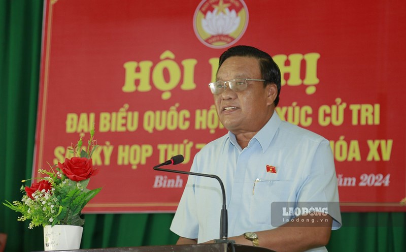 Trưởng đoàn Đại biểu quốc hội tỉnh Bình Định Lê Kim Toàn tiếp xúc cử tri 7 xã, thị trấn phía Nam sông Côn (huyện Tây Sơn). Ảnh: Hoài Luân