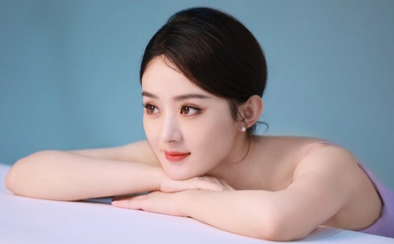 Triệu Lệ Dĩnh gây tranh cãi khi xuất hiên trong đề cử giải điện ảnh Bách Hoa. Ảnh: Xinhua