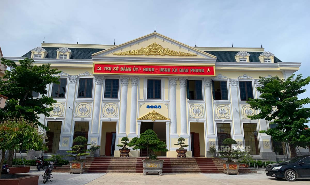 Trụ sở làm việc của xã Giao Phong cũng được thiết kế nổi bật, hiện đại.
