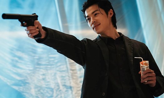 Hứa Quang Hán đóng sát thủ trong phim truyền hình Hàn Quốc. Ảnh: Nhà sản xuất