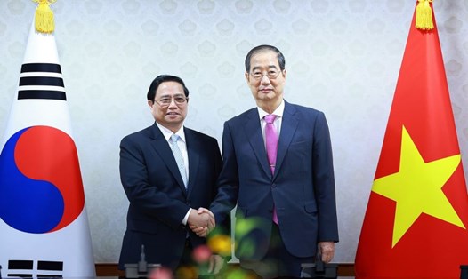 Ủy viên Bộ Chính trị, Thủ tướng Chính phủ Phạm Minh Chính hội đàm với Thủ tướng Hàn Quốc Han Duck Soo. Ảnh: TTXVN