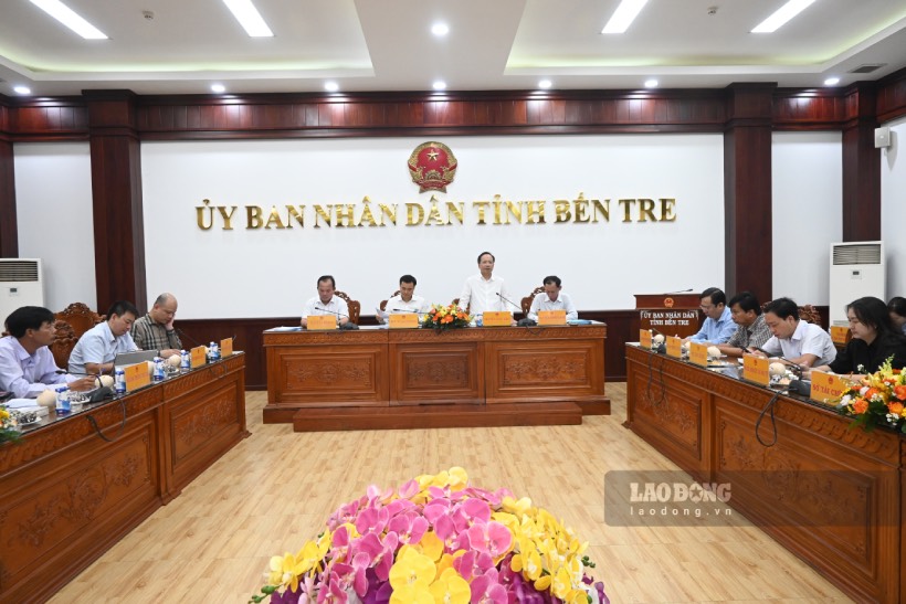 Tổ công tác liên ngành do Thứ trưởng Bộ Giao thông Vận tải Nguyễn Duy Lâm - làm Tổ trưởng làm việc với UBND tỉnh Bến Tre. Ảnh: Thành Nhân