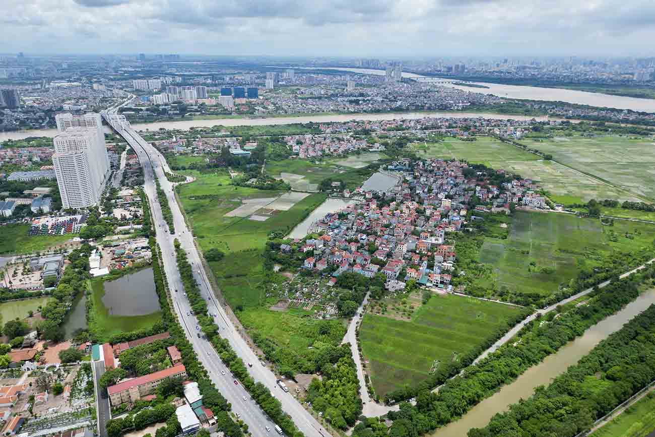 Làng nơi sinh ra và lớn lên của Tổng Bí thư Nguyễn Phú Trọng. Phía xa là sông Đuống, nơi gắn liền với nhiều kỷ niệm tuổi thơ của Tổng Bí thư với bạn bè đồng trang lứa. Ảnh: Hữu Chánh