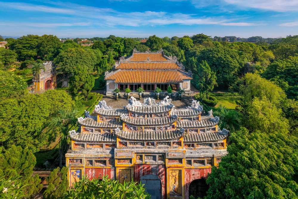 On July 20, the Hue Monuments Conservation Center said that the People's Council of Thua Thien Hue province, term VIII, term 2021 - 2026, passed a Resolution approving the investment policy of the project to preserve and restore Hung Mieu relics.