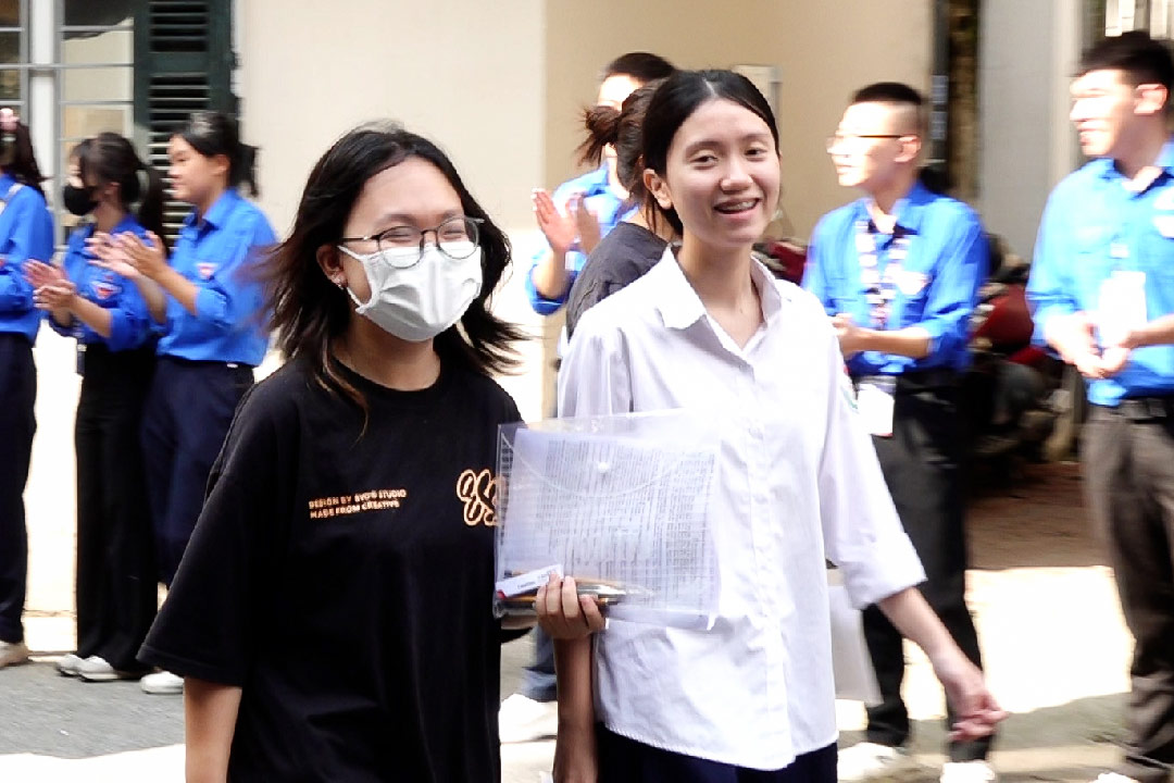 15 điểm thi tốt nghiệp có thể nộp hồ sơ đăng ký ngành Công nghệ thông tin. Ảnh: Vũ Linh