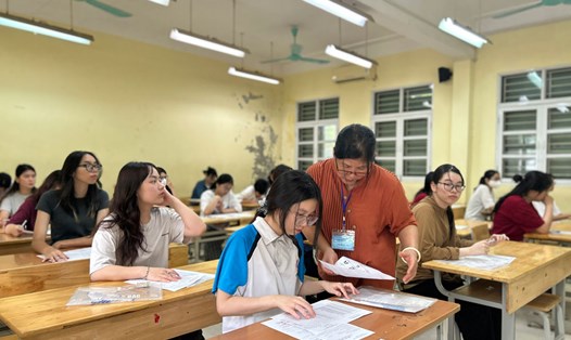 Lương giáo viên THPT tăng cao sau khi tăng lương cơ sở từ 1.7.2024. Ảnh: Trang Hà